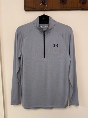 Under Armour: Men's Light Gray Light Weight 1/2 Zip Performance Pullover, Size S